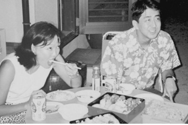 昭恵夫人と安倍元首相の若い頃